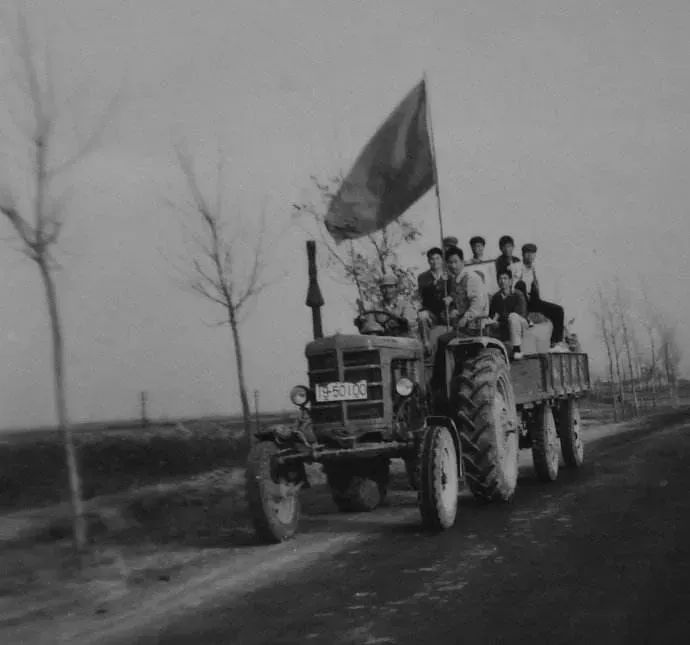1949-1979年，中国农业机械化奋发图强
