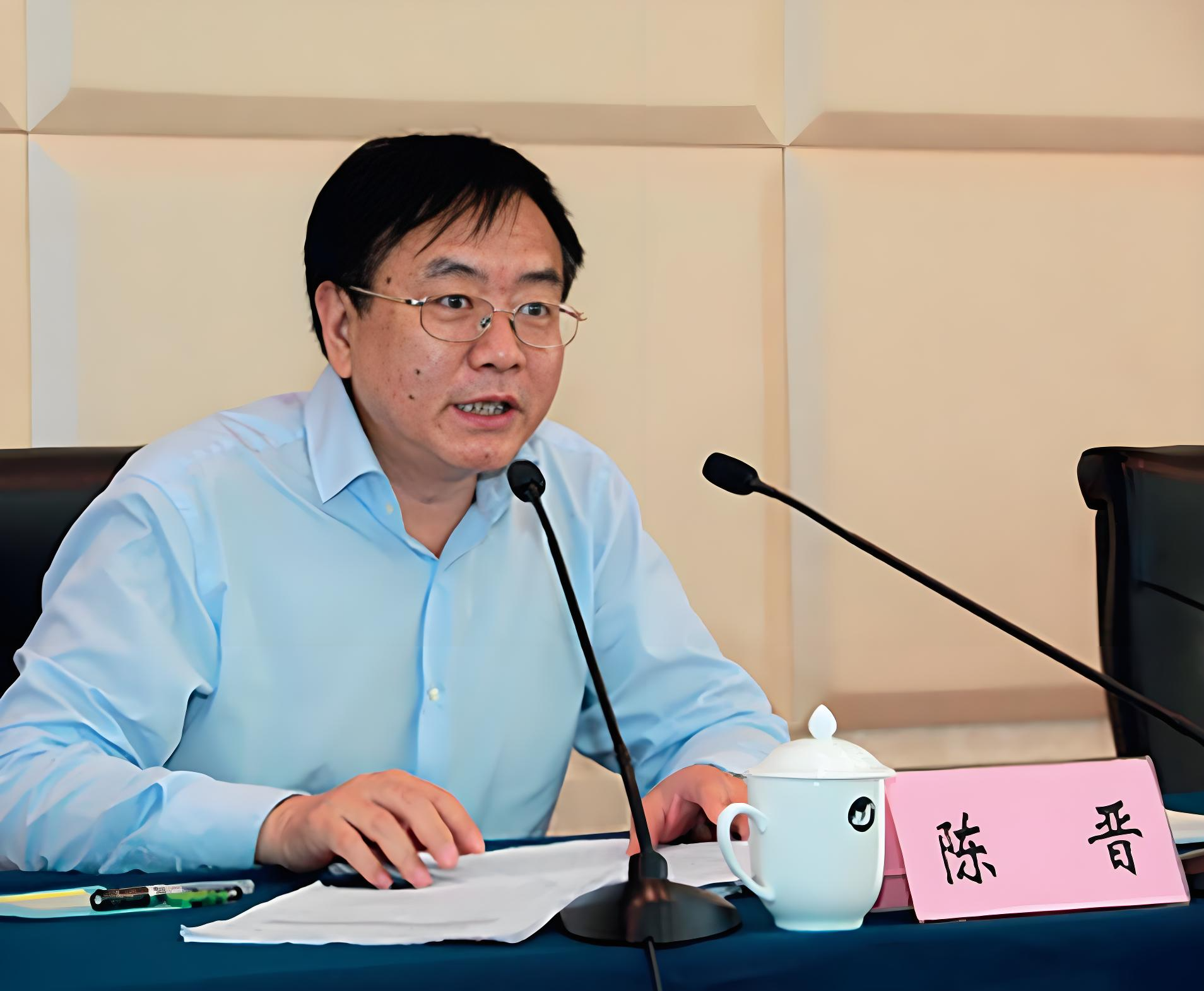 陈晋：毛主席为什么喜欢在大江、大河、大海里游泳？