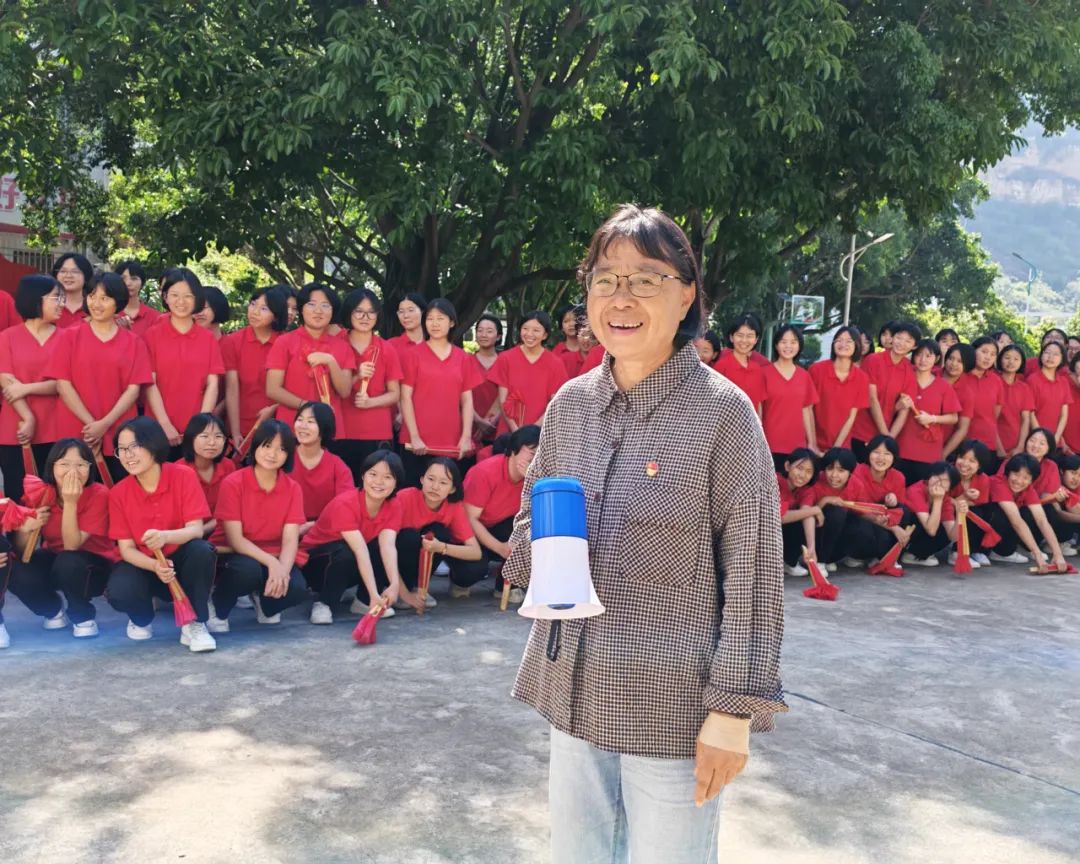 张桂梅致华坪女高毕业生：在不同的岗位上发光发热，就是成功的人生