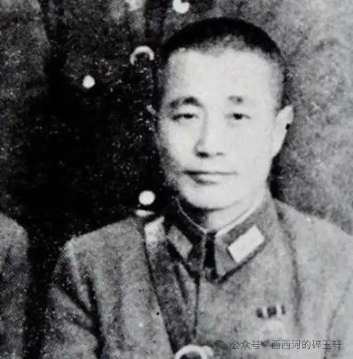 徐州“剿总”副司令兼徐州前进指挥部主任杜聿明中将.jpg