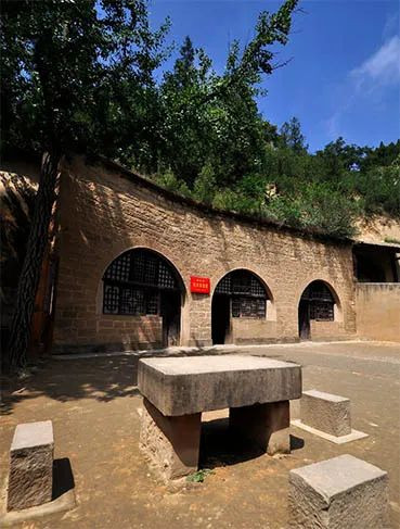 40余篇著作诞生于杨家岭，毛主席理论创作的巅峰时期