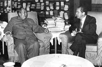 面对步步紧逼，毛泽东当年如何主导中美之争？
