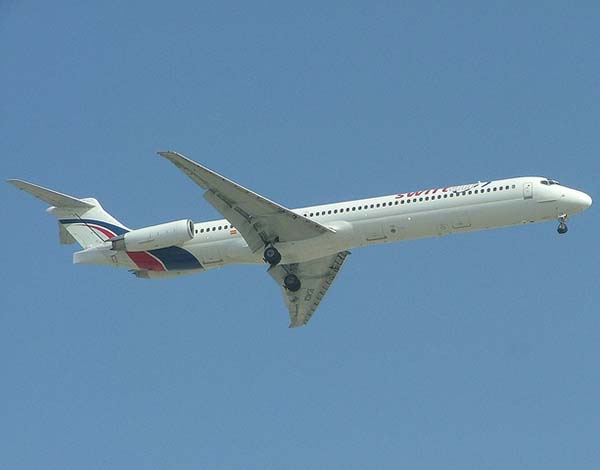 发生坠机事故的西班牙Swift Air运营的阿尔及利亚航空MD83客机。