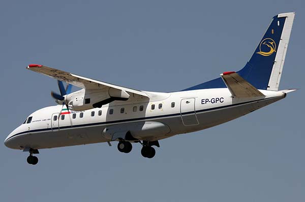 在伊朗德黑兰梅赫拉巴德机场附近坠毁的小型客机为“伊朗-140”型客机，这是一种用乌克兰技术在伊朗国内制造的小型客机，主要飞国内航线。