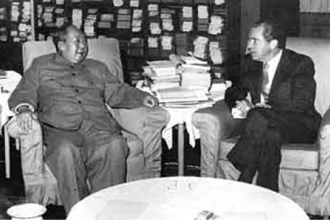 面对步步紧逼，毛泽东当年如何主导中美之争？