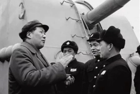 毛主席关注人民海军建设：“太平洋还不太平”
