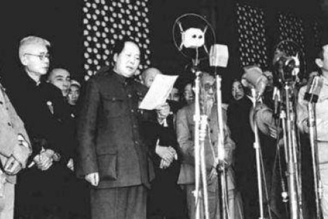 新中国成立后，毛泽东观看国庆阅兵时说了什么