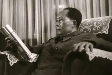 陈晋：毛泽东读“二十四史”：一篇读罢头飞雪
