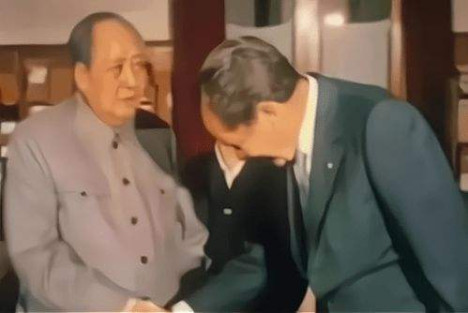 岳青山： 毛主席为何要说尼克松“把中国长城搬到美国去了”？