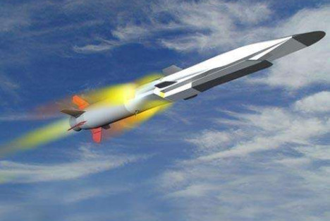 俄罗斯向美展示高超音速武器“前卫”滑翔导弹