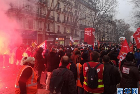 “战斗到圣诞节”这场法国大罢工为何来势汹汹？