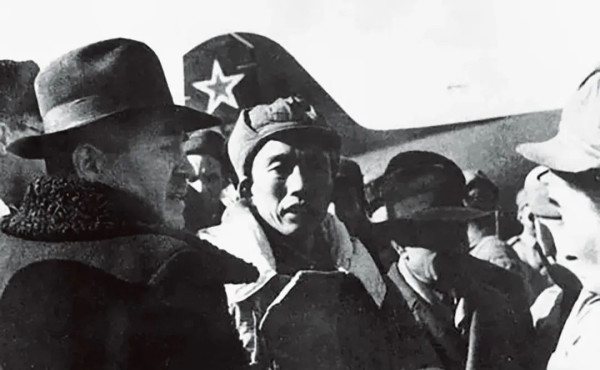 王震将军五进塔里木