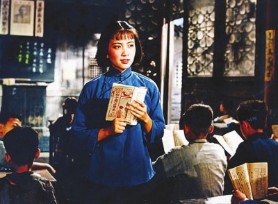 那些经典电影胶片会泛黄，但共产党人的精神内涵却穿越时空