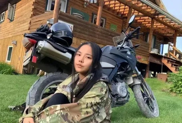 为入美籍加入美军还叫嚣向中国人开枪的深圳女孩后悔了