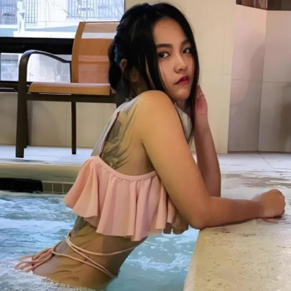 为入美籍加入美军还叫嚣向中国人开枪的深圳女孩后悔了