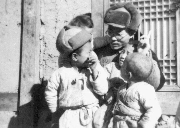 《谁是最可爱的人》诞生拾絮——纪念抗美援朝中国人民志愿军出国作战五十周年访魏巍