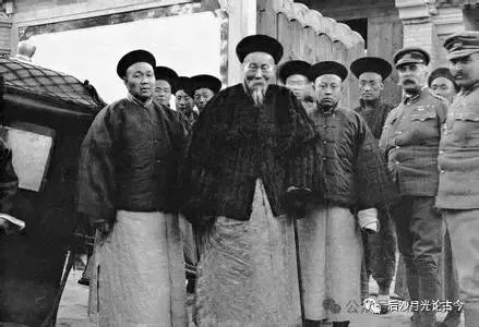 “湖北舰”正式亮相！各省网友好羡慕哦……