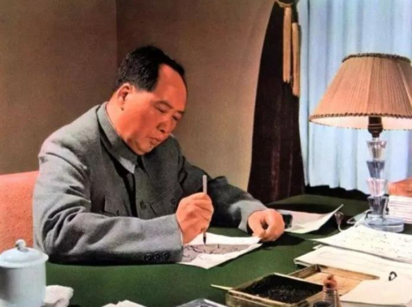 毛泽东怎样写文章？