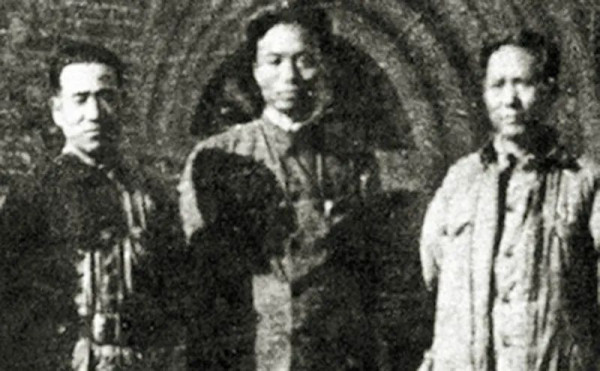 为什么张浩病逝后，毛主席会亲自为他抬棺？
