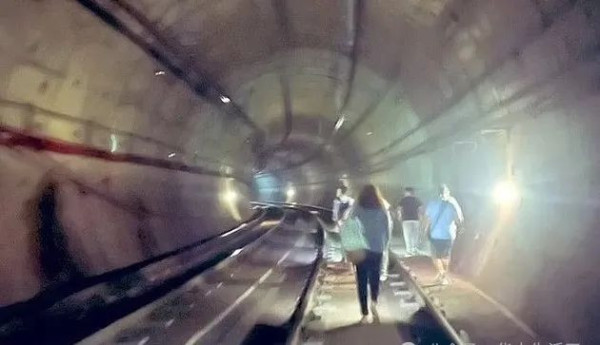 西班牙大停电！很蹊跷，也很可怕