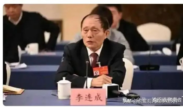 为何一位农民代表的发言被打断三次还上了热搜？