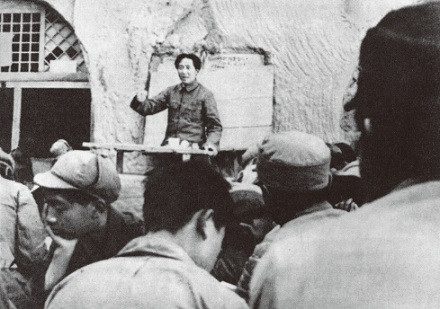 毛泽东引领“民族的、科学的、大众的”新文化
