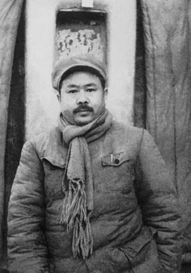 任弼时的一篇个人报告替代了中央决议，毛主席给以高度评价