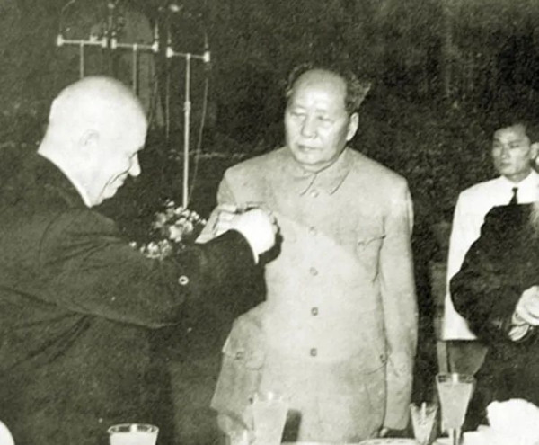 没有毛泽东的领导，中国人民打不破核垄断！