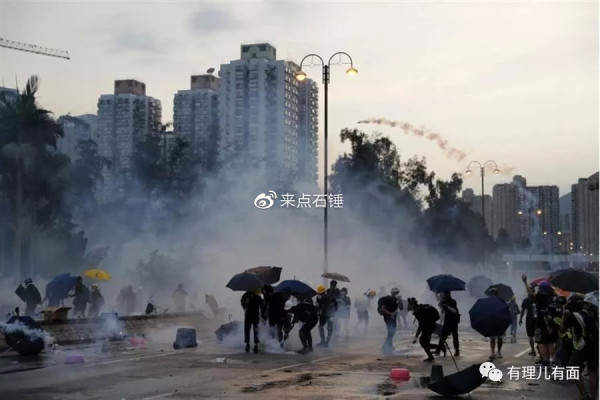 “输血”与“吸血”——香港背后“地下钱庄”生意经