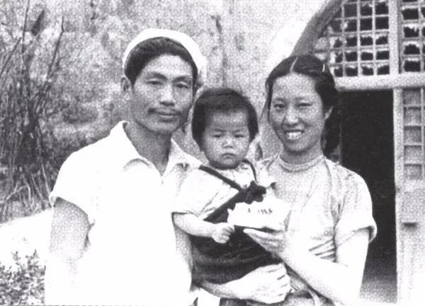 毛泽东决心亲自抓文艺界的问题，1942年延安文艺座谈会的台前幕后