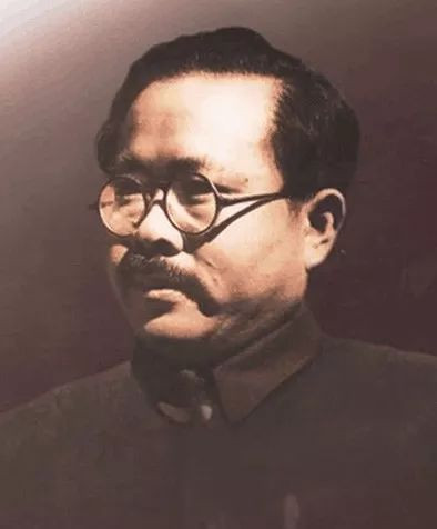 任弼时的一篇个人报告替代了中央决议，毛主席给以高度评价
