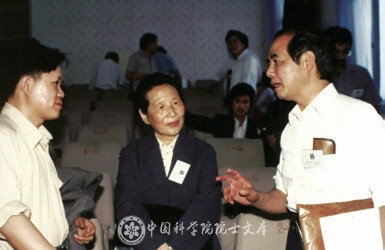 “龙芯一号”上为何刻下她的名字？