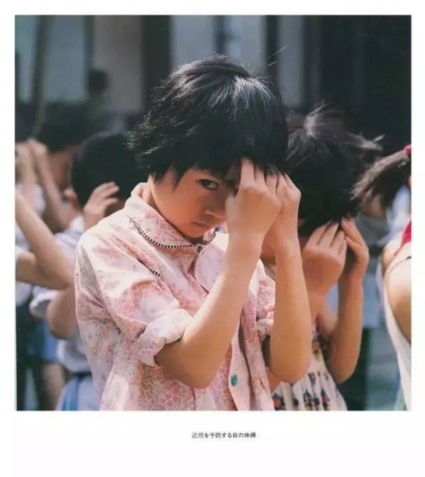 日本摄影家说：根本不用抓拍，1980年代的中国儿童每一个都那么纯真