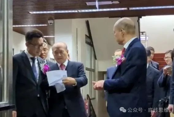 抓住“制度”两字，就不会对乱七八糟的台湾政客产生多余期待