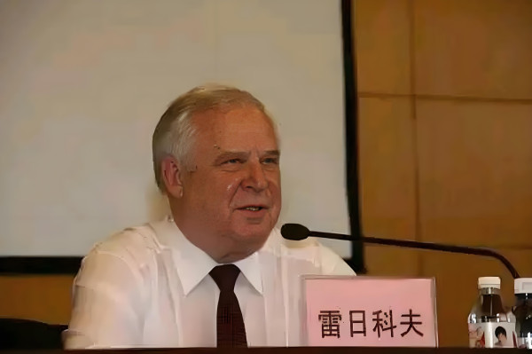雷日科夫：对苏联解体前几个不可思议现象的回忆和反思
