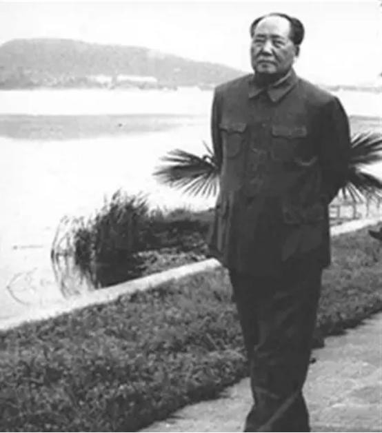 1966年得知李达处境不好，毛主席批示王任重：要照顾一下