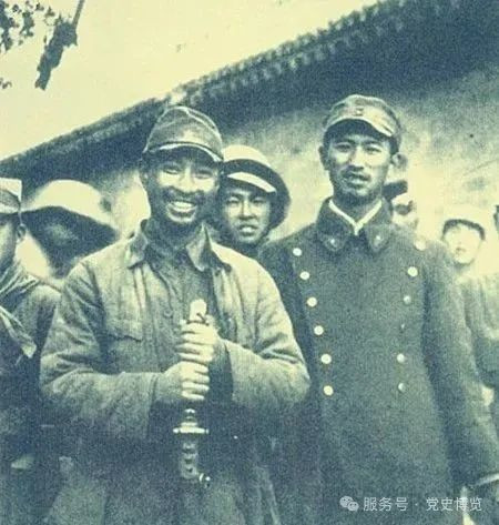 餐桌旁的传奇大将陈赓