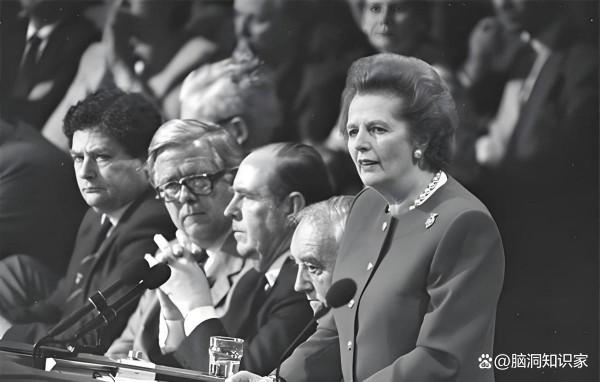 撒切尔40年私有化改革作废，英国铁路回归国有！