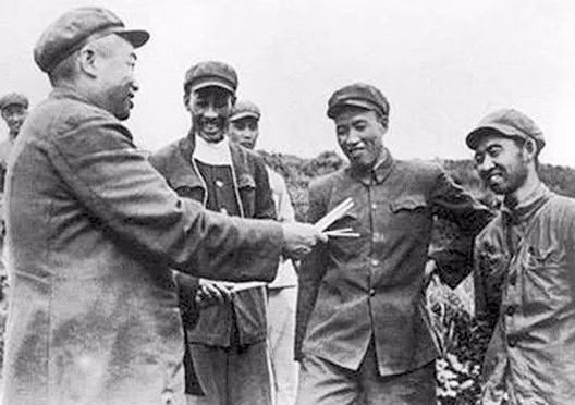 梁兴初：打铁出身的开国中将，血战朝鲜打出“万岁军”美名