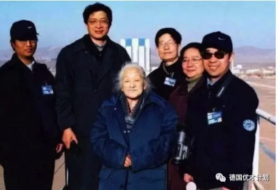 一位贫穷中国老人悄然离世，然而她的背景实在太吓人，足以震惊世界！