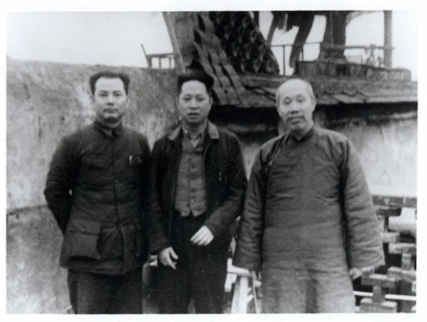 一件大衣，董必武穿了30年