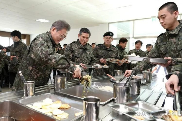 “不复课就服役”，为什么能镇住韩国医学生？