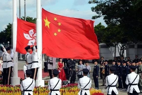 郭松民：也谈香港应该建立谁的铜像？