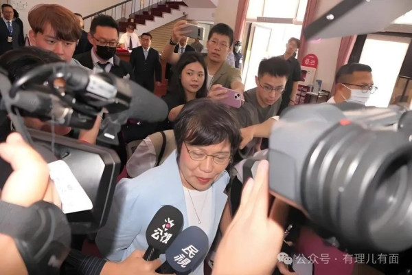 剪护照就能割裂血脉？台独闹剧该休矣！