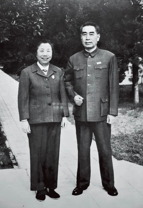 周总理让我打电话，说那件事就那样办，什么事我不敢问
