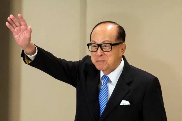 一次逮捕十人，李嘉诚栽了！