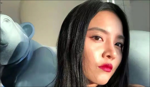 为入美籍加入美军还叫嚣向中国人开枪的深圳女孩后悔了