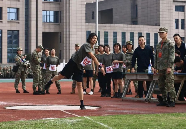 张桂梅的学生，大学毕业做了一个决定……