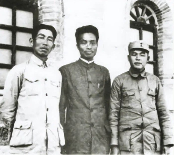 为什么张浩病逝后，毛主席会亲自为他抬棺？