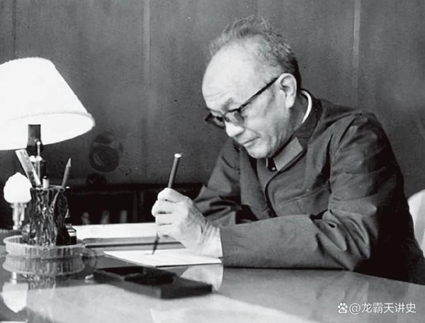 张九九点评黄克诚：伟大不是吹出来的！